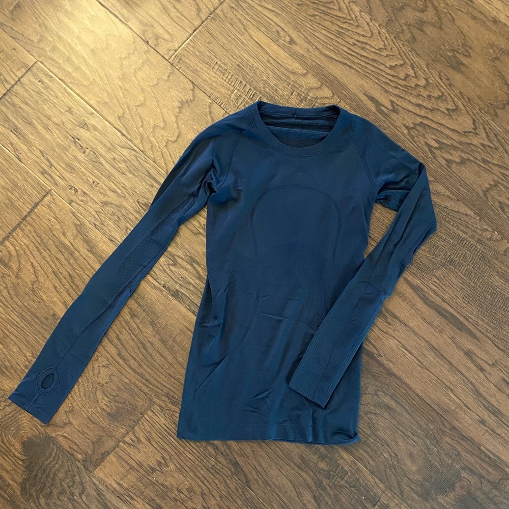 Lululemon Swiftly Tech Long Sleeve - Navy, Size 4